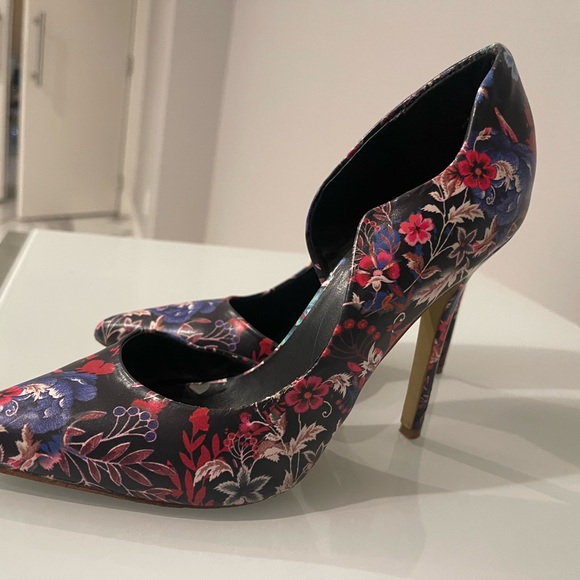 Bebe Floral heels - Picture 4 of 6